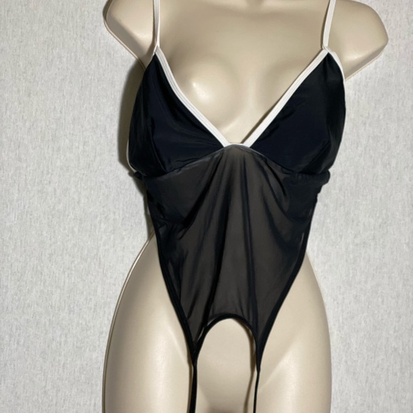 Collection back Catalina swim top - Picture 2 of 5